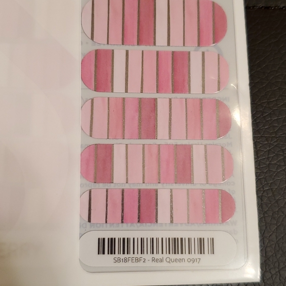 3/$10 mix&match Real Queen wraps - Picture 2 of 4